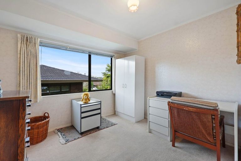 Photo of property in 57 Mirrabooka Avenue, Botany Downs, Auckland, 2010
