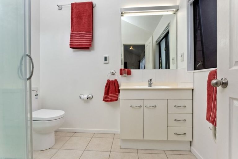 Photo of property in 61 Calypso Way, Unsworth Heights, Auckland, 0632