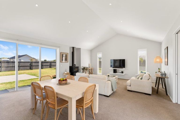 Photo of property in 10 Silver Peaks Drive, West Melton, 7618