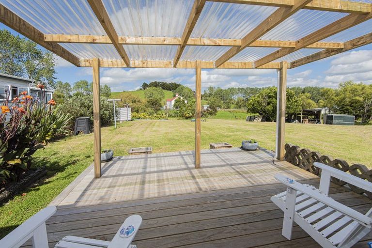 Photo of property in 46 Whakapirau Road, Maungaturoto, 0583