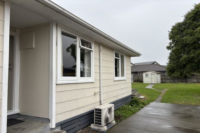 Photo of property in 37 Lambeth Crescent, Redwood, Christchurch, 8051