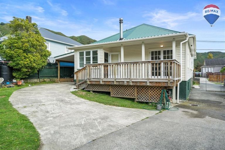 Photo of property in 37 Wilkie Crescent, Naenae, Lower Hutt, 5011