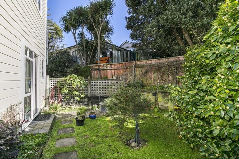 Photo of property in Colombo St Apartments, 13/10 Colombo Street, Newtown, Wellington, 6021