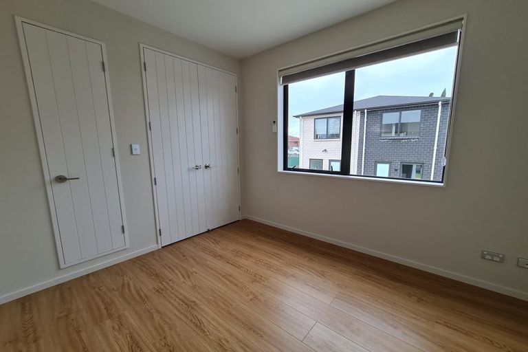 Photo of property in 5/532 Glenfield Road, Glenfield, Auckland, 0629