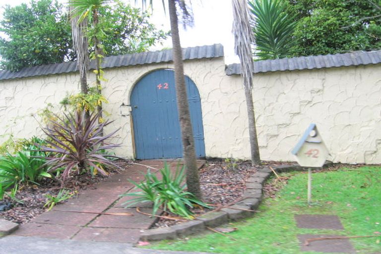 Photo of property in 42-44 Tauhinu Road, Greenhithe, Auckland, 0632