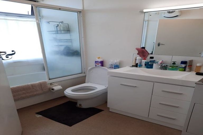 Photo of property in 23 Rangitane Street, Maupuia, Wellington, 6022