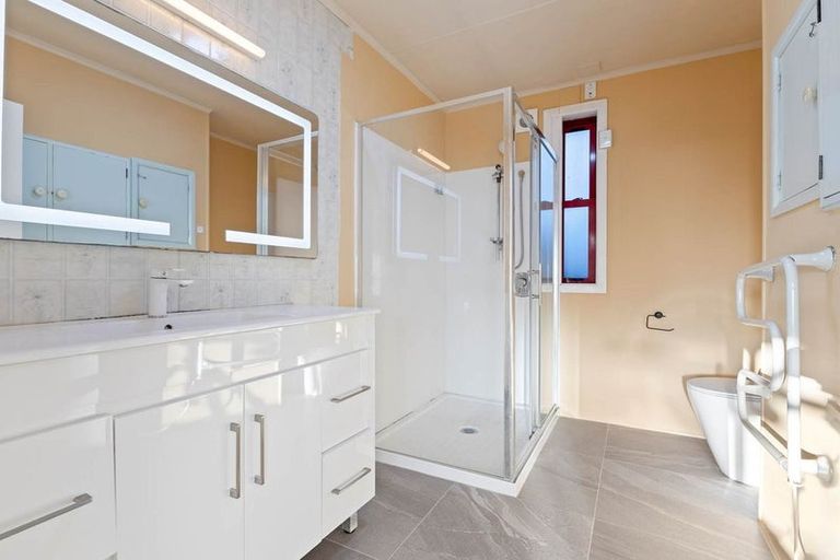 Photo of property in 542 Weymouth Road, Weymouth, Auckland, 2103