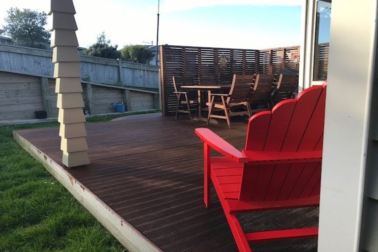 Photo of property in 4 Kaweka Close, Aotea, Porirua, 5024