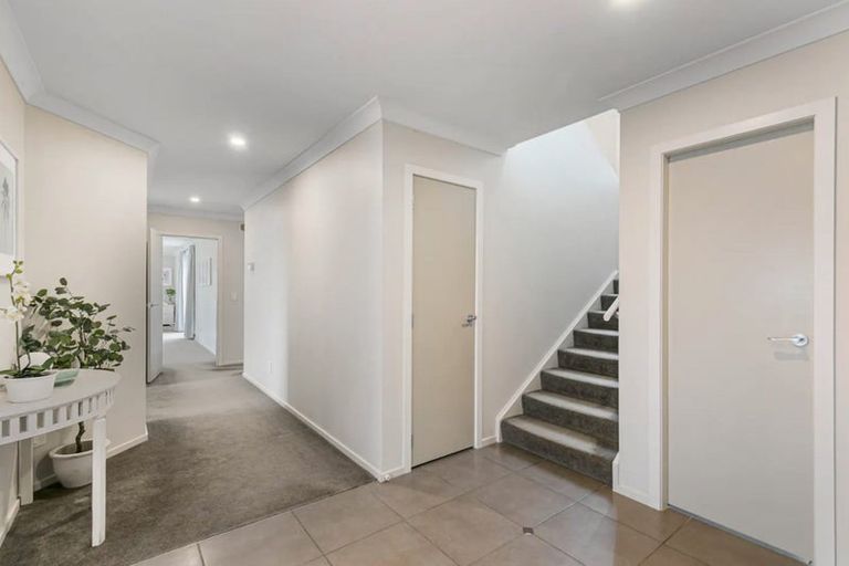 Photo of property in 5 Winsley Terrace, Churton Park, Wellington, 6037