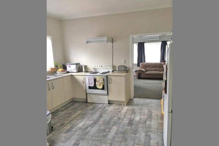 Photo of property in 5/9 South Street, Papakura, 2110