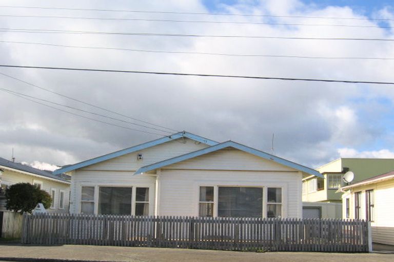 Photo of property in 16 Jessie Street, Petone, Lower Hutt, 5012