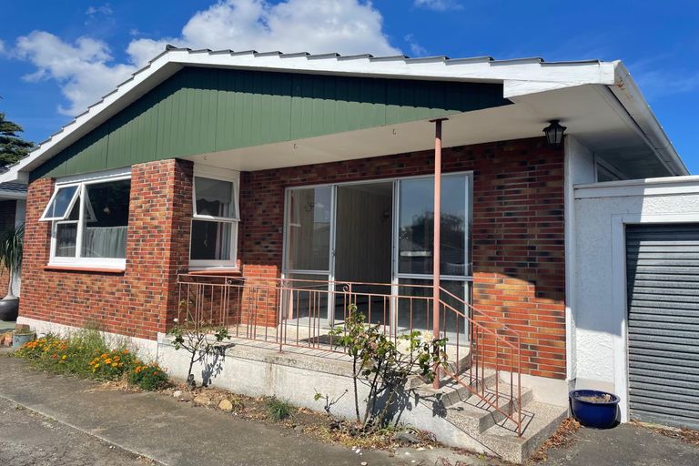 Photo of property in 3/5 Saint Leonard Street, Saint Johns Hill, Whanganui, 4501