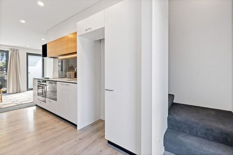 Photo of property in 2/300 Fitzgerald Avenue, Christchurch Central, Christchurch, 8013