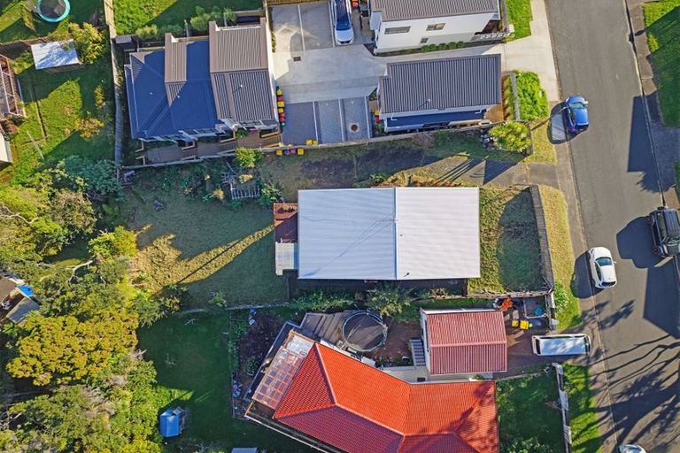 Photo of property in 6 Jenanne Place, Totara Vale, Auckland, 0629