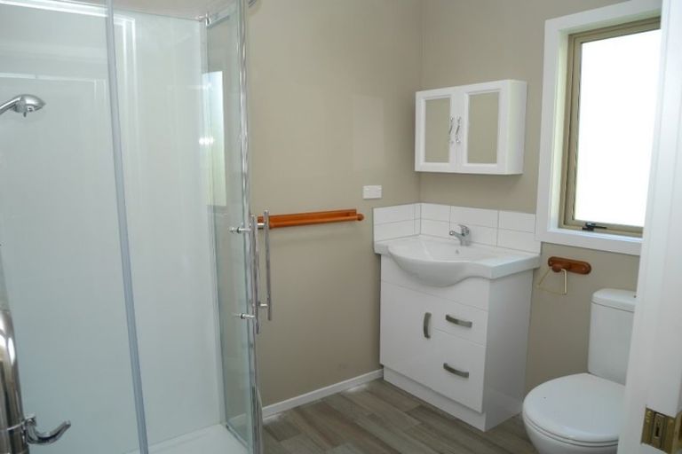 Photo of property in 11 Kebbell Drive, Waikanae, 5391