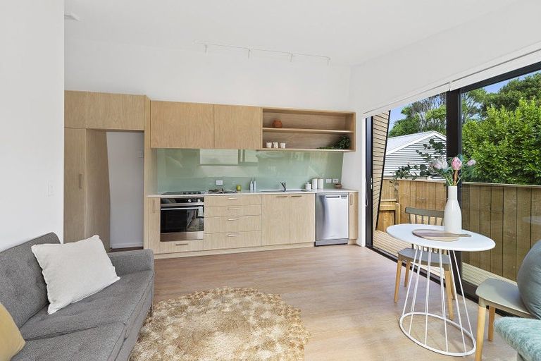 Photo of property in 46b Camperdown Road, Miramar, Wellington, 6022