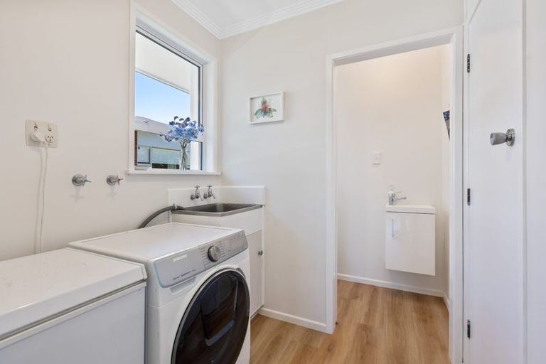 Photo of property in 46 Nevada Drive, Merrilands, New Plymouth, 4312