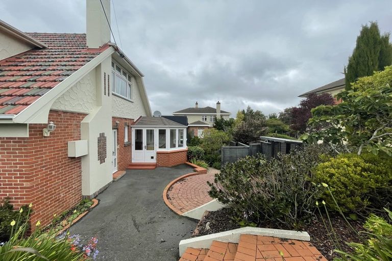 Photo of property in 1 Ross Street, Roslyn, Dunedin, 9011