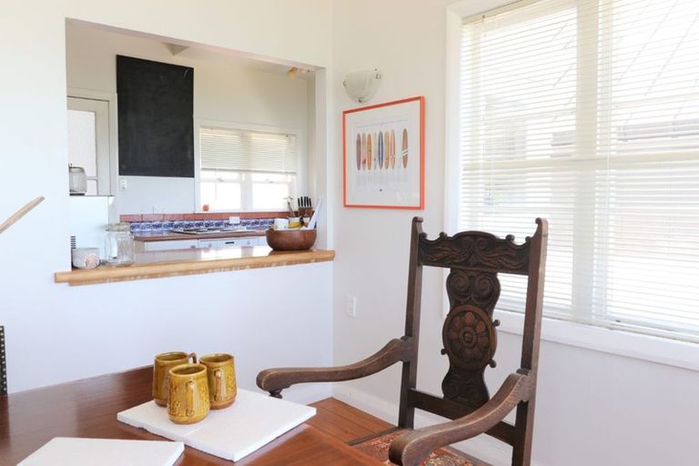 Photo of property in 95 Stanley Point Road, Stanley Point, Auckland, 0624