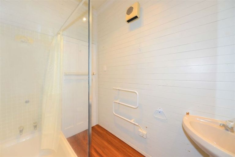 Photo of property in 1/61 Searells Road, Strowan, Christchurch, 8052