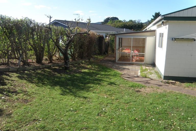 Photo of property in 16 Dale Road, Raumati South, Paraparaumu, 5032