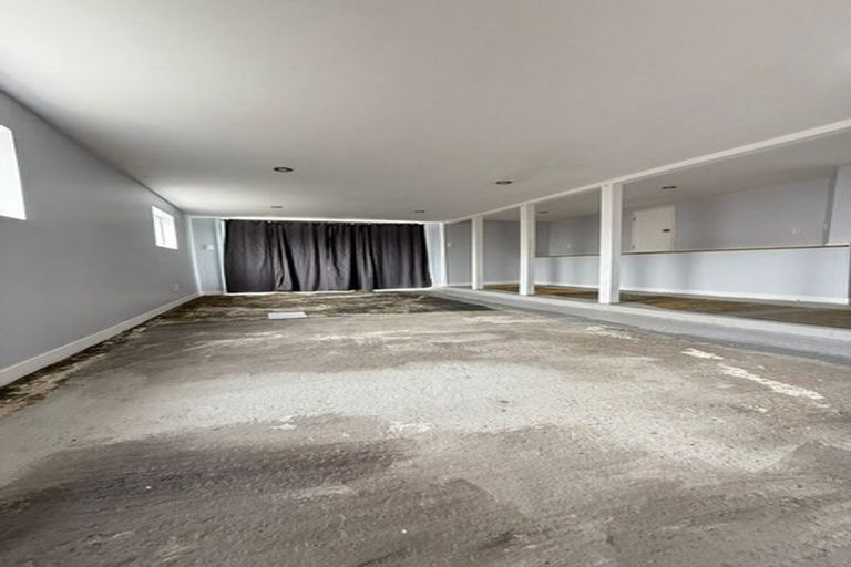 Photo of property in 60 Orams Road, Hillpark, Auckland, 2102