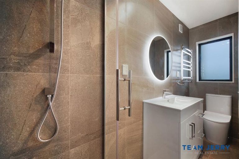 Photo of property in 40b Crestview Rise, Papakura, 2110