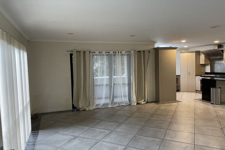 Photo of property in 89a Mt Lebanon Crescent, The Gardens, Auckland, 2105