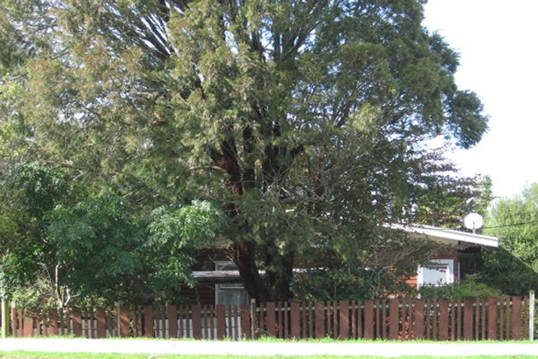 Photo of property in 81 Hobsonville Road, West Harbour, Auckland, 0618