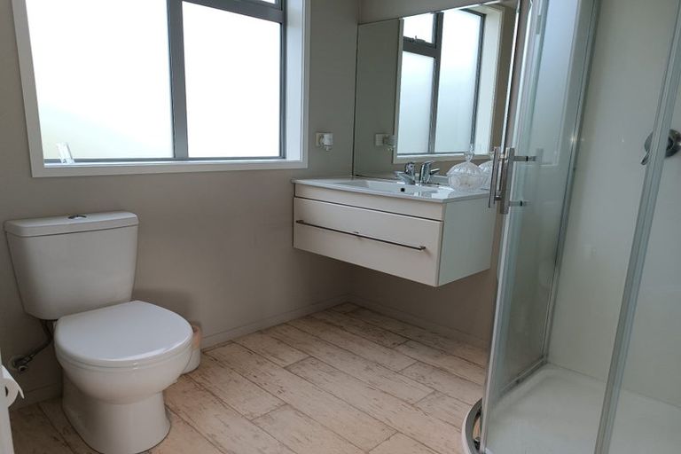 Photo of property in 3a Pipitea Place, Whalers Gate, New Plymouth, 4310