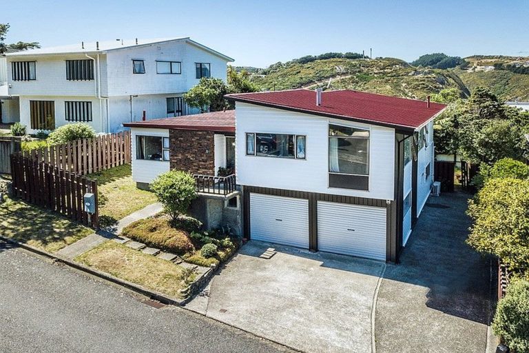 Photo of property in 8 John Sims Drive, Broadmeadows, Wellington, 6035