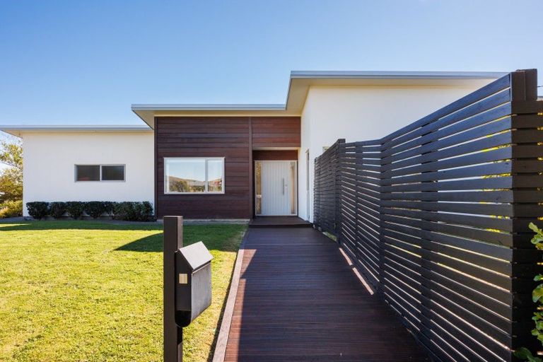 Photo of property in 1 Silicon Way, Fitzherbert, Palmerston North, 4410