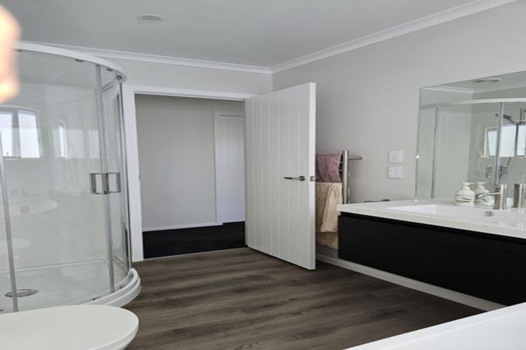 Photo of property in 19 Rotoiti Place, Paraparaumu, 5032