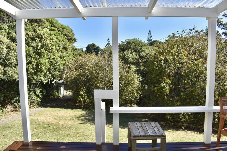 Photo of property in 16 Koromiko Street, Otaki Beach, Otaki, 5512