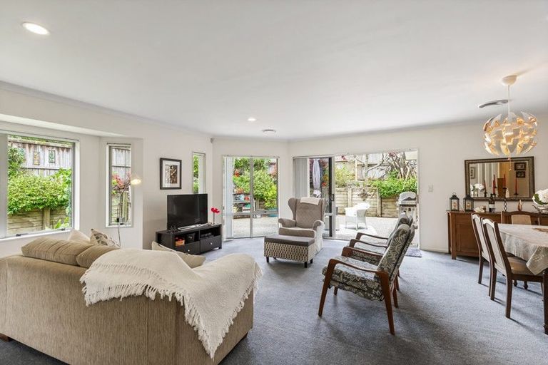 Photo of property in 2 Landing Drive, Albany, Auckland, 0632