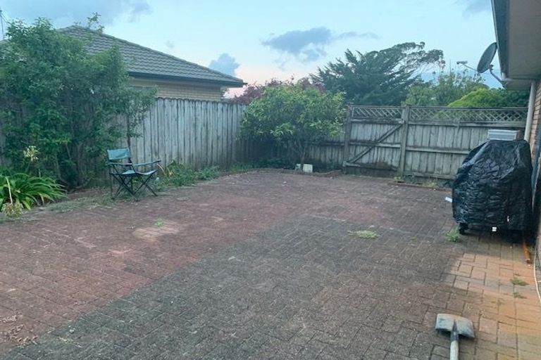 Photo of property in 86 Burswood Drive, Burswood, Auckland, 2013