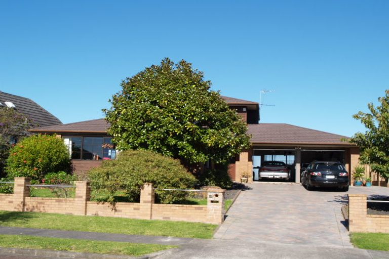 Photo of property in 32 Crescent Hills Court, Northpark, Auckland, 2013