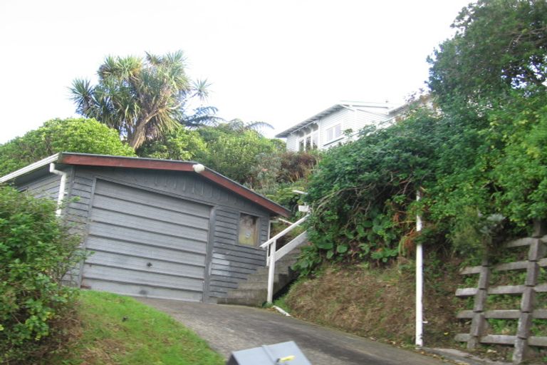 Photo of property in 23 Singers Road, Korokoro, Lower Hutt, 5012