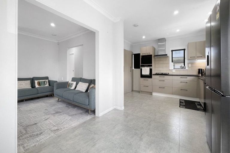 Photo of property in 17 Philip Street, Papatoetoe, Auckland, 2025