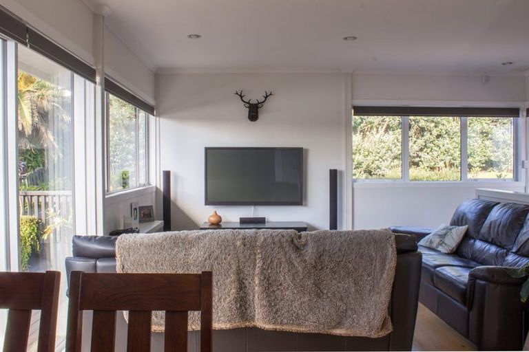 Photo of property in 2/49 Archers Road, Hillcrest, Auckland, 0629