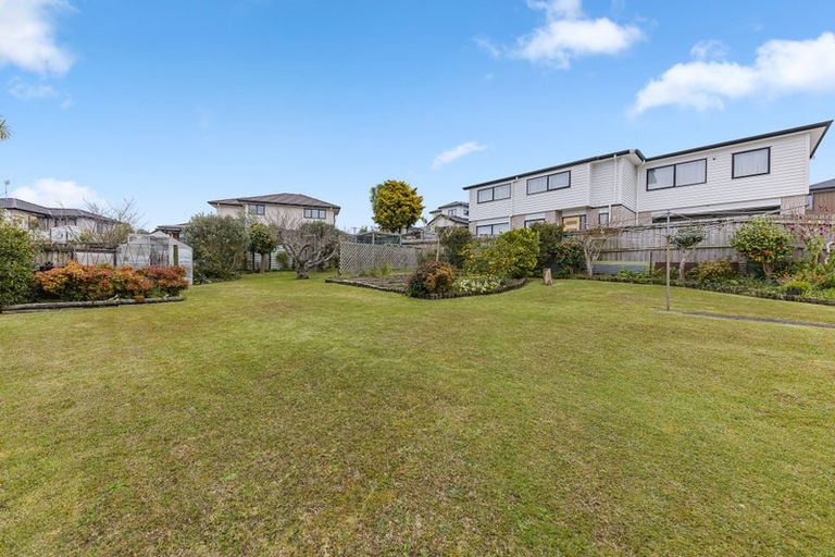 Photo of property in 5 Valron Road, Te Atatu South, Auckland, 0602