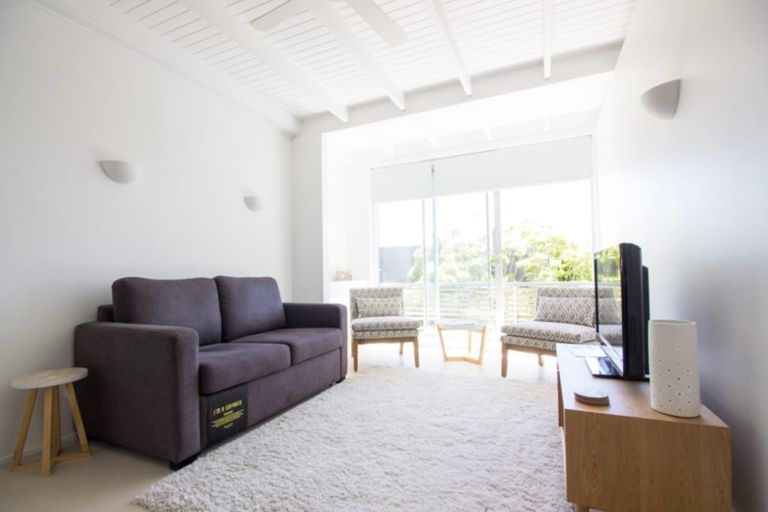 Photo of property in 3/73 Princes Street, Northcote Point, Auckland, 0627