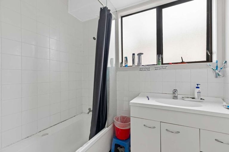 Photo of property in 15 Edwin Freeman Place, Ranui, Auckland, 0612