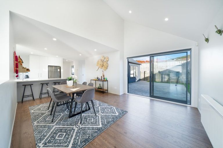 Photo of property in 15 Lemonwood Way, Woodridge, Wellington, 6037