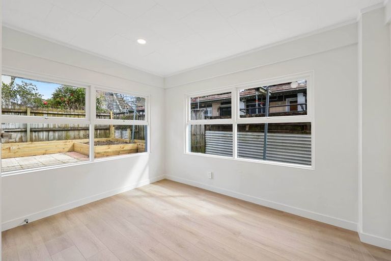 Photo of property in 77 Macleans Road, Bucklands Beach, Auckland, 2014