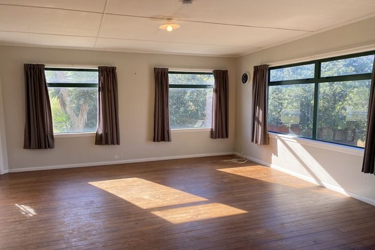 Photo of property in 4 Sea View Road, Baylys Beach, Dargaville, 0377