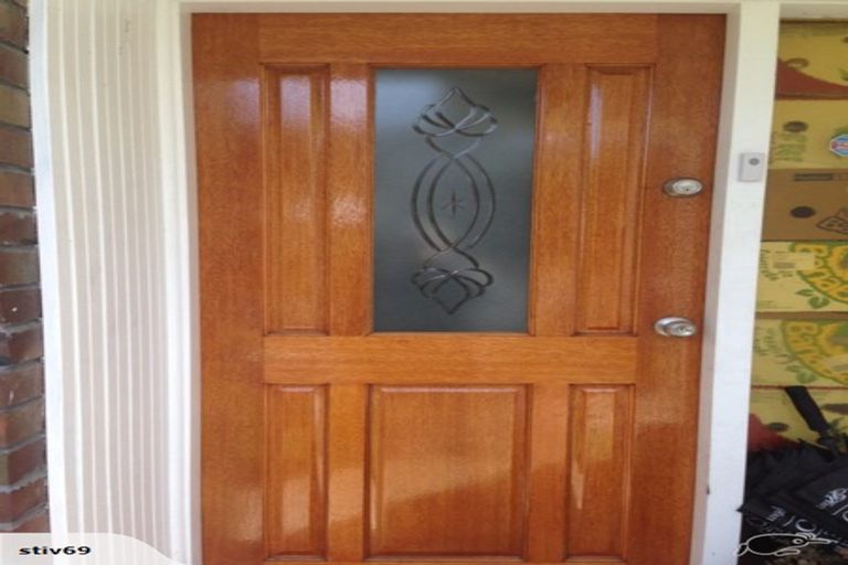 Photo of property in 37 Cascades Road, Pakuranga Heights, Auckland, 2010