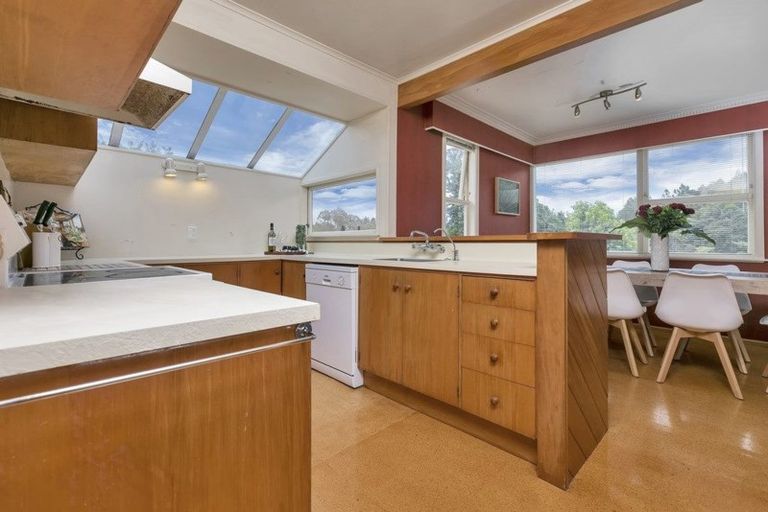 Photo of property in 96 Eskdale Road, Birkdale, Auckland, 0626