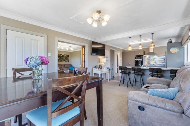 Photo of property in 60 Cutfield Street, Inglewood, 4330