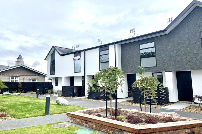 Photo of property in 2/8 New Brighton Road, Shirley, Christchurch, 8061